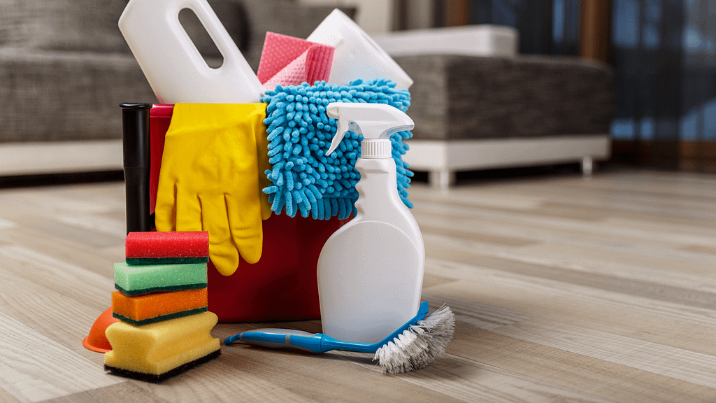 deep cleaning house before selling