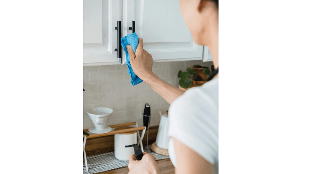 How to deep clean your home, deep cleaning, deep cleaning house, tips for deep cleaning house, how to deep clean your home or investment property yourself