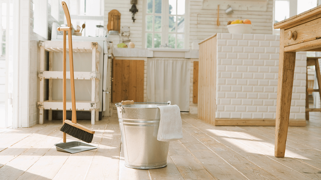 house deep cleaning tools, cleaning supplies, household cleaning products, deep cleaning, cleaning tools,